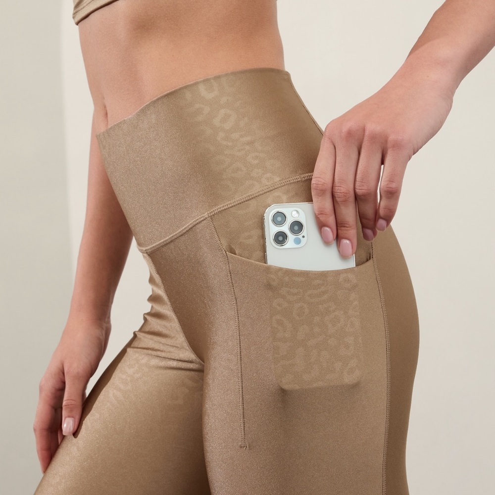 Salutation stash embossed high rise 7/8 ATHLETA